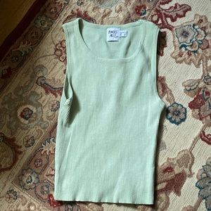 Cropped tee